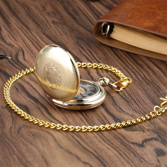 Classic Gold Mechanical Hand Winding Pocket Watch Shield Snake Pattern Vintage Pendant Manual Machinery Timepiece Gifts Male Inspirational Watches
