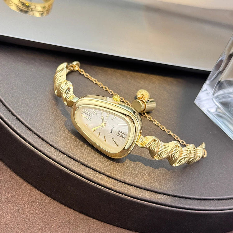 Elegant Snake-Shape Ladies Quartz Watch Trendy European And American Style Commute Luxury Roman Numeral Classy Fashion Accessory Inspirational Watches