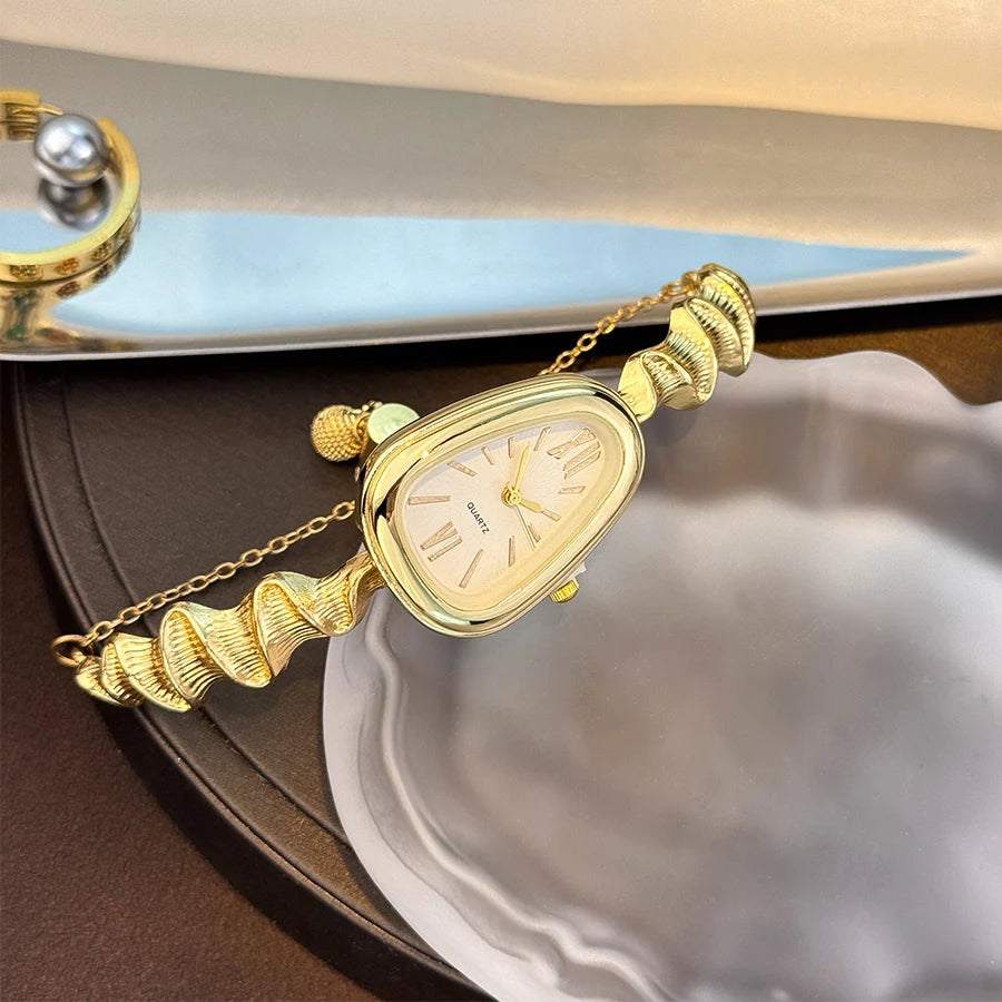 Elegant Snake-Shape Ladies Quartz Watch Trendy European And American Style Commute Luxury Roman Numeral Classy Fashion Accessory Inspirational Watches