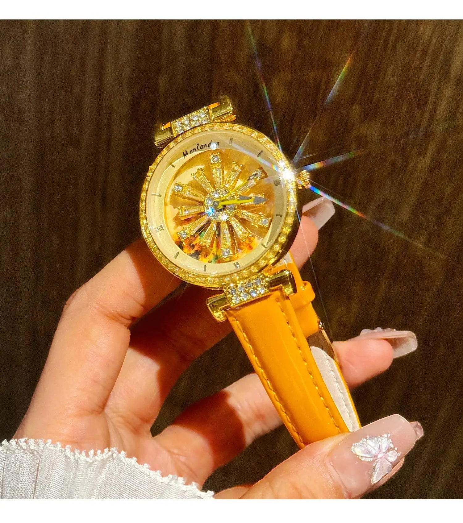1 Piece of Bright Eye-Catching Fashionable Luxury Women&