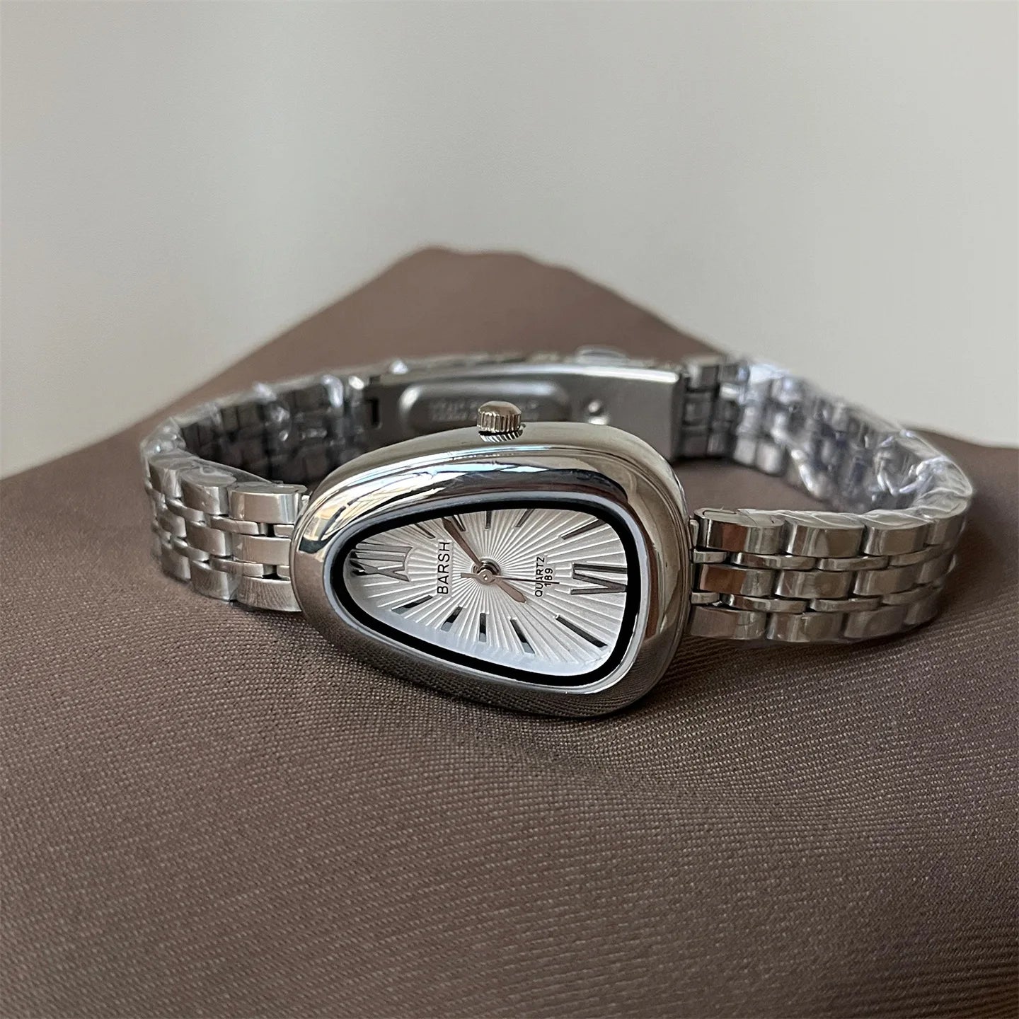 Brand Snake Head Dial Women Watch Luxury Ladies Quartz Watches Droplet Shaped Roman Numeral Steel Strap Wristwatches Gift Clock Inspirational Watches