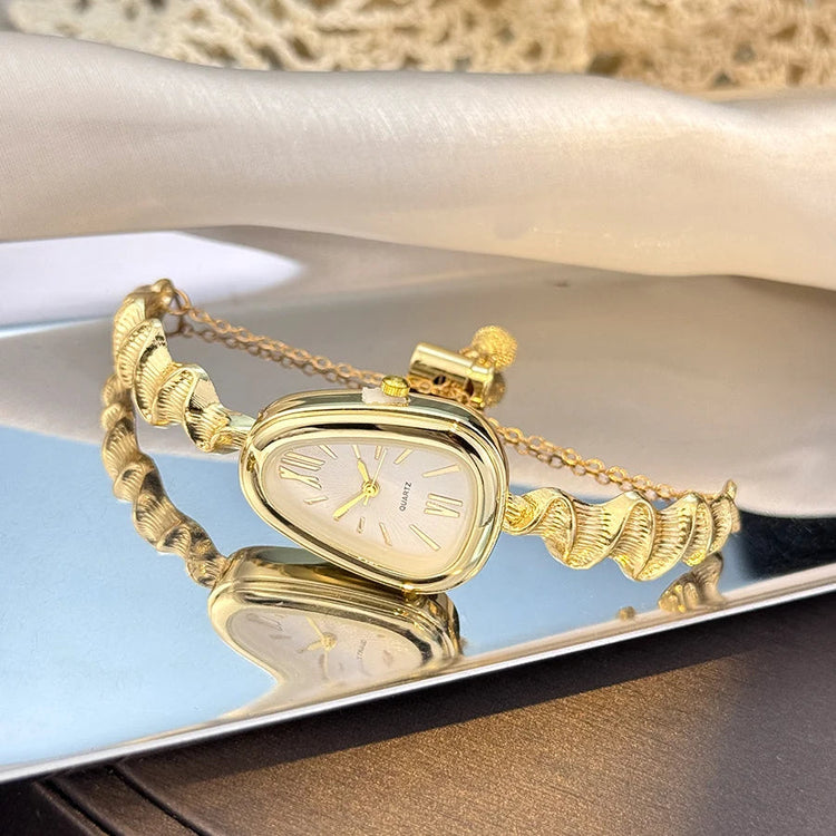 Elegant Snake-Shape Ladies Quartz Watch Trendy European And American Style Commute Luxury Roman Numeral Classy Fashion Accessory Inspirational Watches