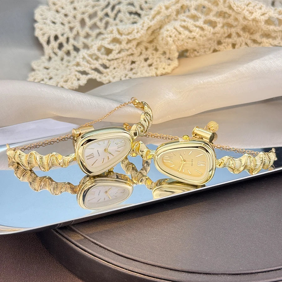 Elegant Snake-Shape Ladies Quartz Watch Trendy European And American Style Commute Luxury Roman Numeral Classy Fashion Accessory Inspirational Watches