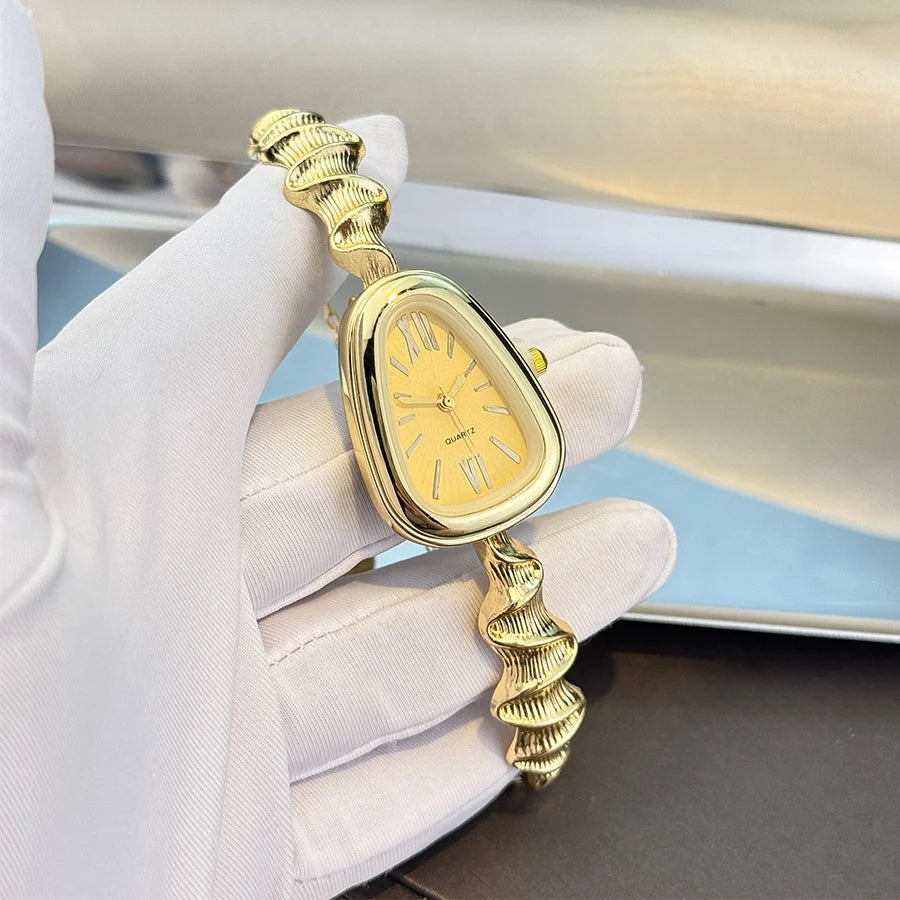 Elegant Snake-Shape Ladies Quartz Watch Trendy European And American Style Commute Luxury Roman Numeral Classy Fashion Accessory Inspirational Watches
